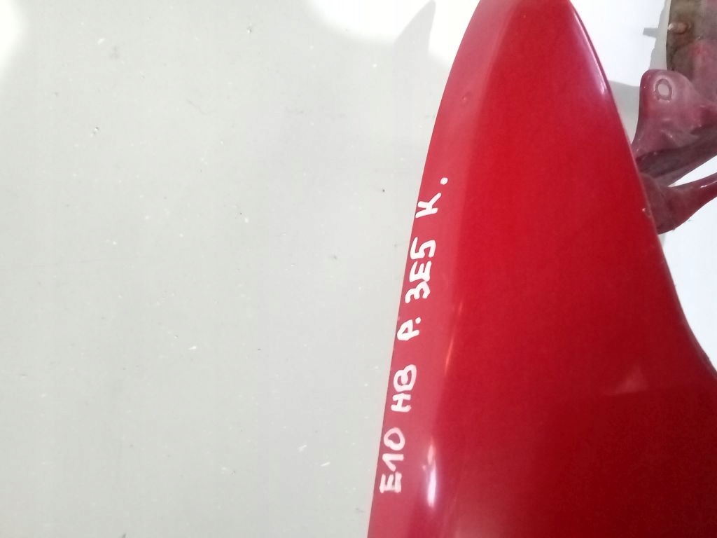 фото №7, Toyota corolla e10 крила правий 3e5