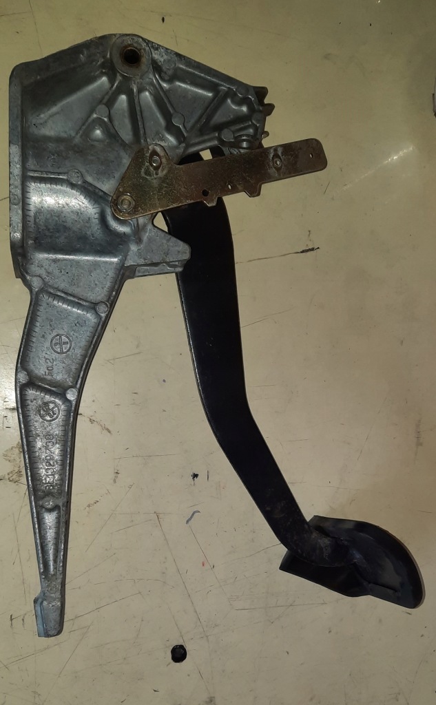 Купити Mercedes w126 sec педаль гальма 1262901819