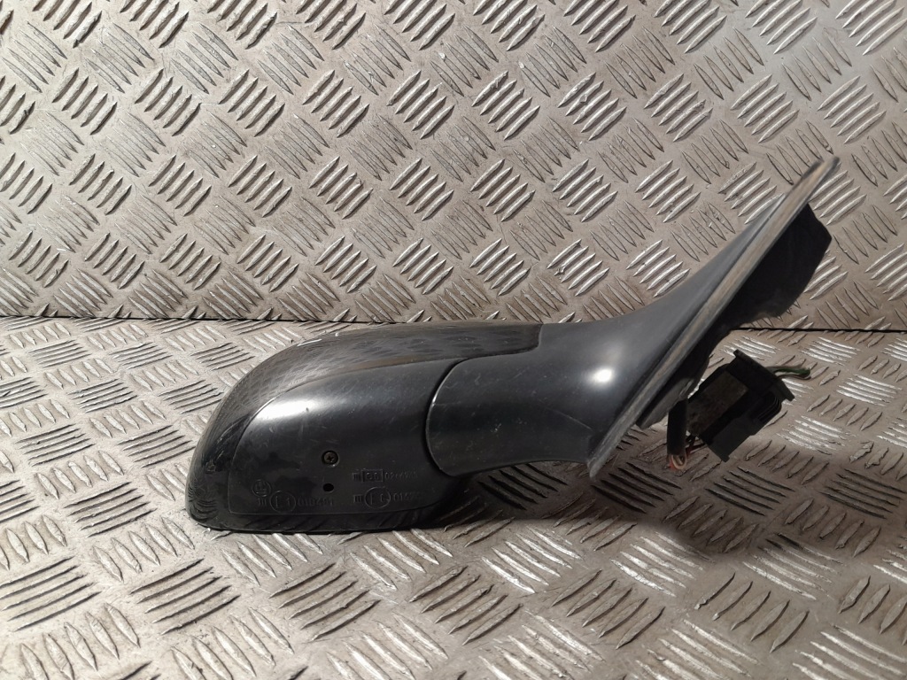 Audi a4 b5 дзеркало праве передні ly9b в Україні