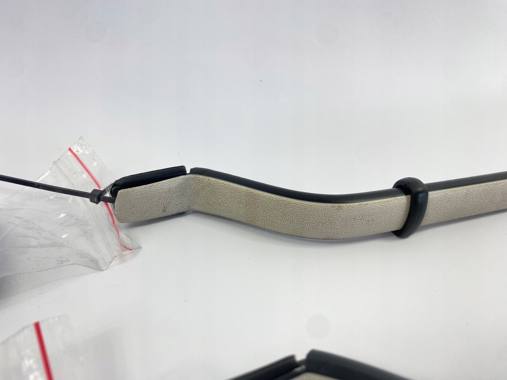 Ручки обшивки потолка крепления комплект mercedes 190 w201 с Разборки