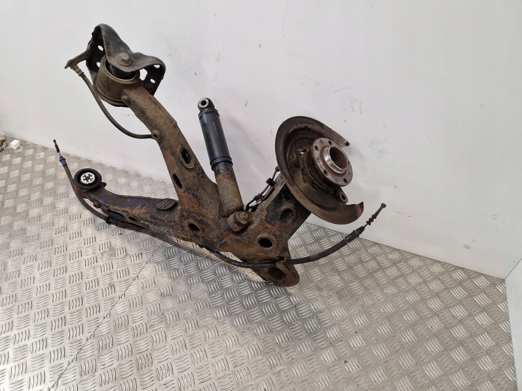 Citroen jumpy 2017 задний  сторона левая поворотный кулак колеса заднего Недорого