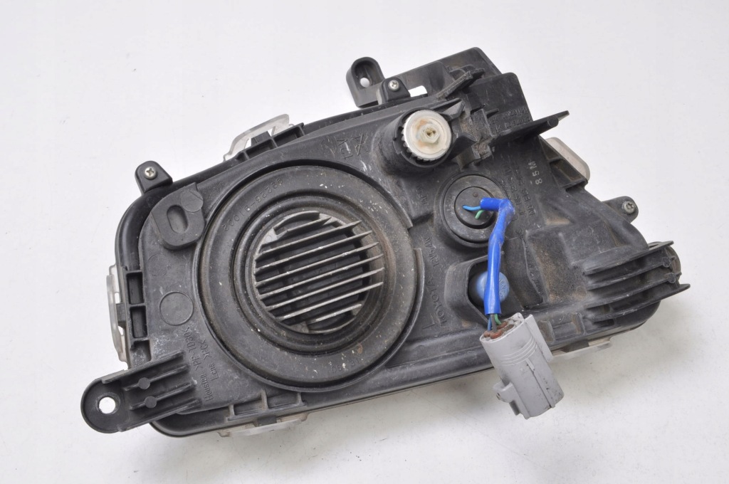 фото №3, Toyota prius iv противотуманная фара правый 99226-91002