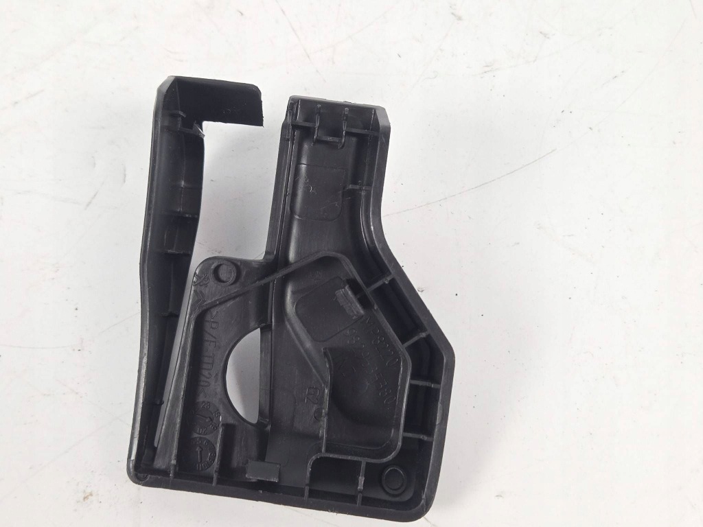 Накладка рейки задній сидіння ліва peugeot rifter 9829535380 в Україні