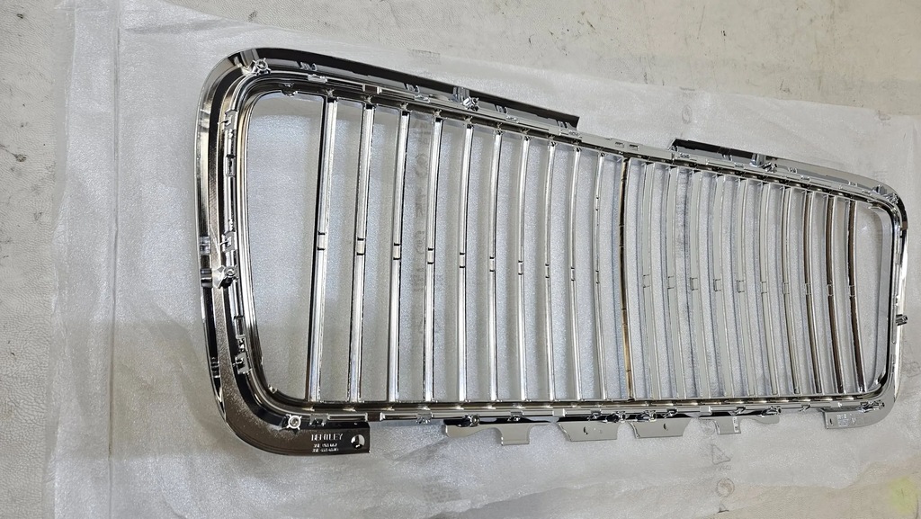 фото №8, Решётка радиатора решётка радиатора радиатора bentley continental flying spur silver 3se853667 новый