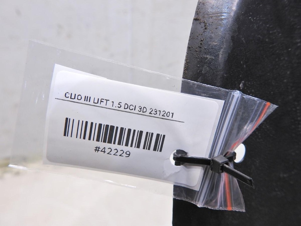 фото №4, Обшивка багажника renault clio iii 3d lift