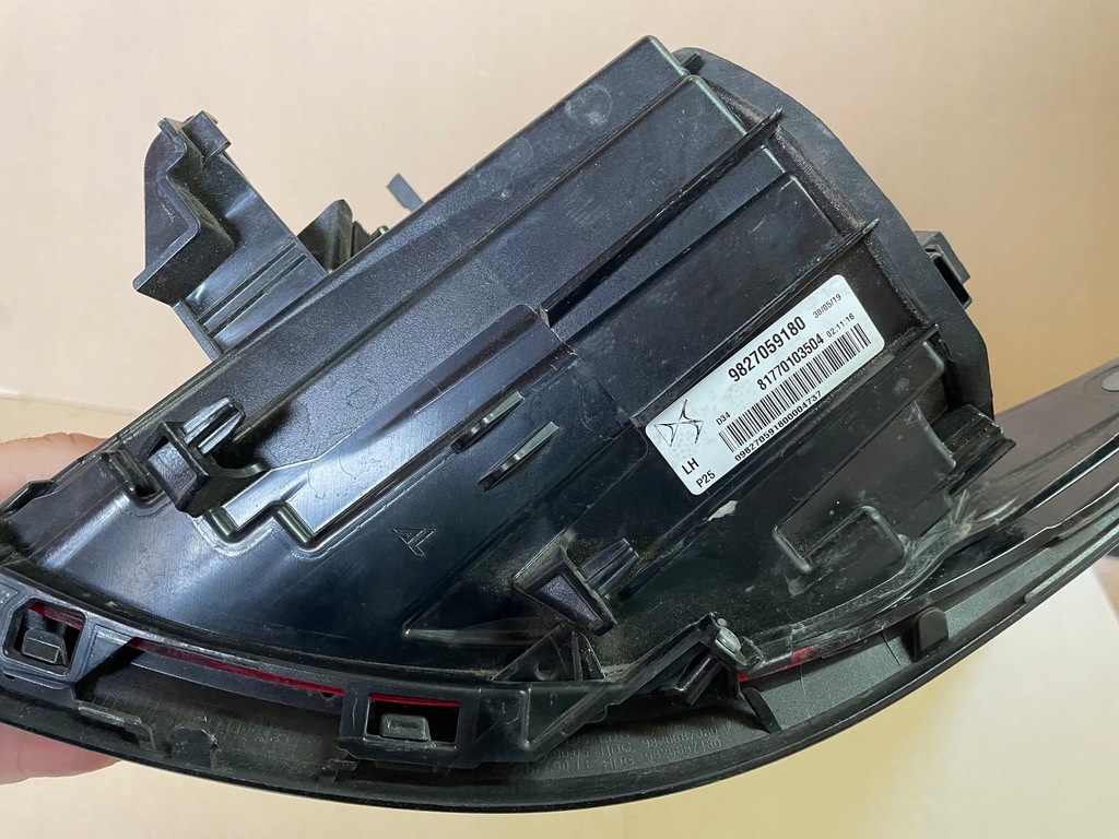 фото №8, Ds3 crossback лампа ліва задня задня 9827059180