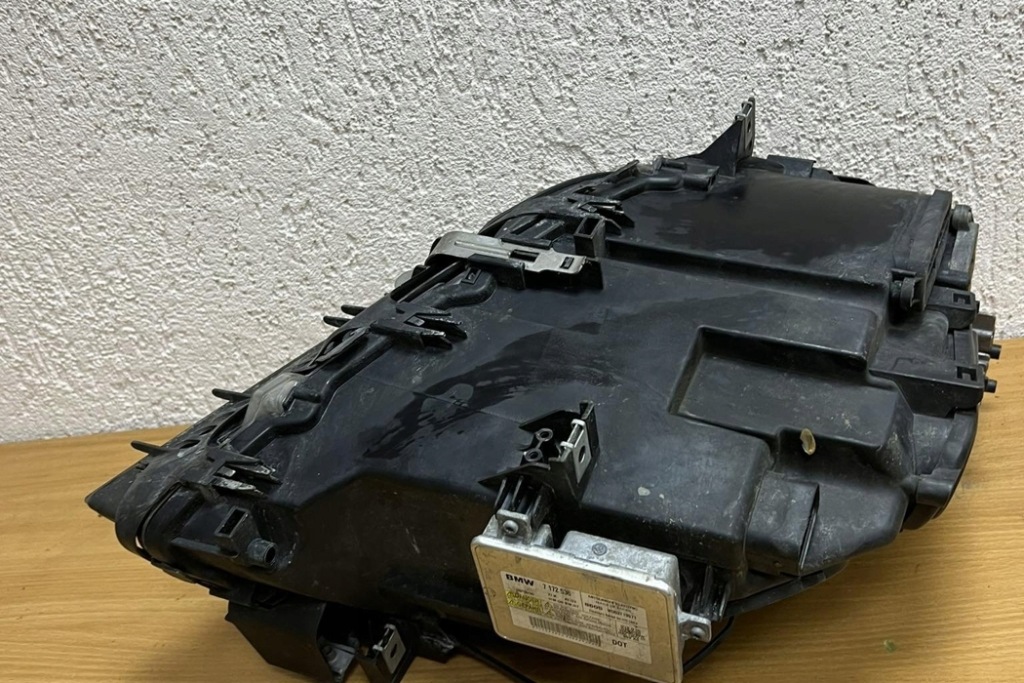 фото №11, Комплект лампа передних bmw 7 f01, f02 7172536 3.0l дизель 180kw 2008