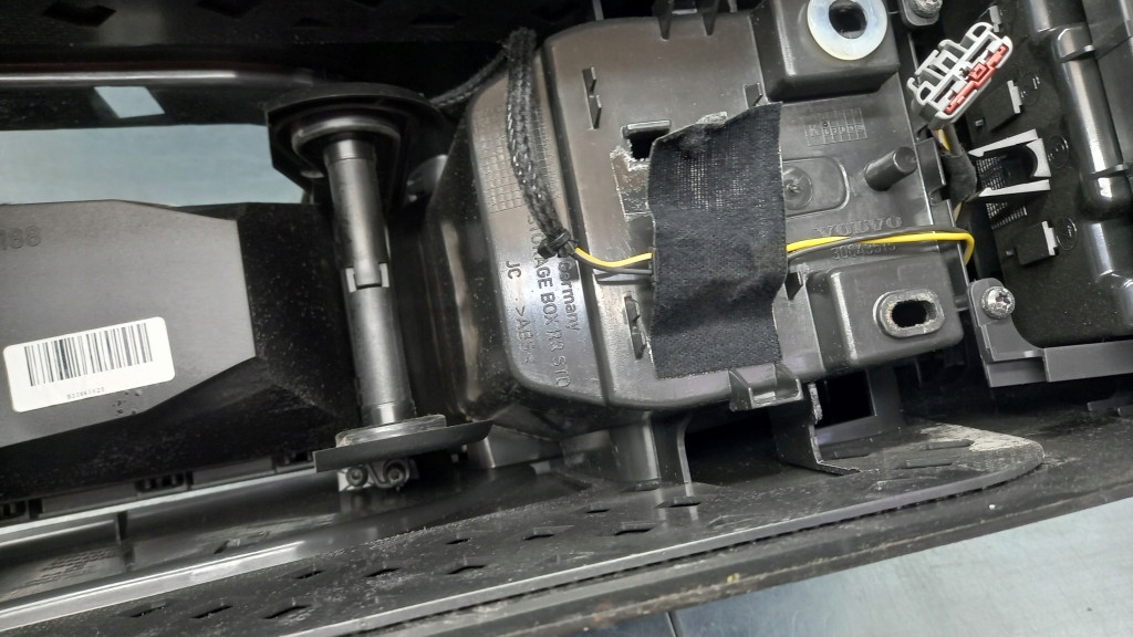 фото №16, Туннель средний volvo v70 ii lift 05r 30643515