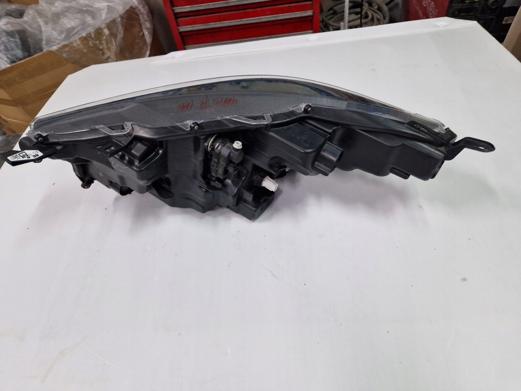 Купить Toyota yaris iv - фара full led