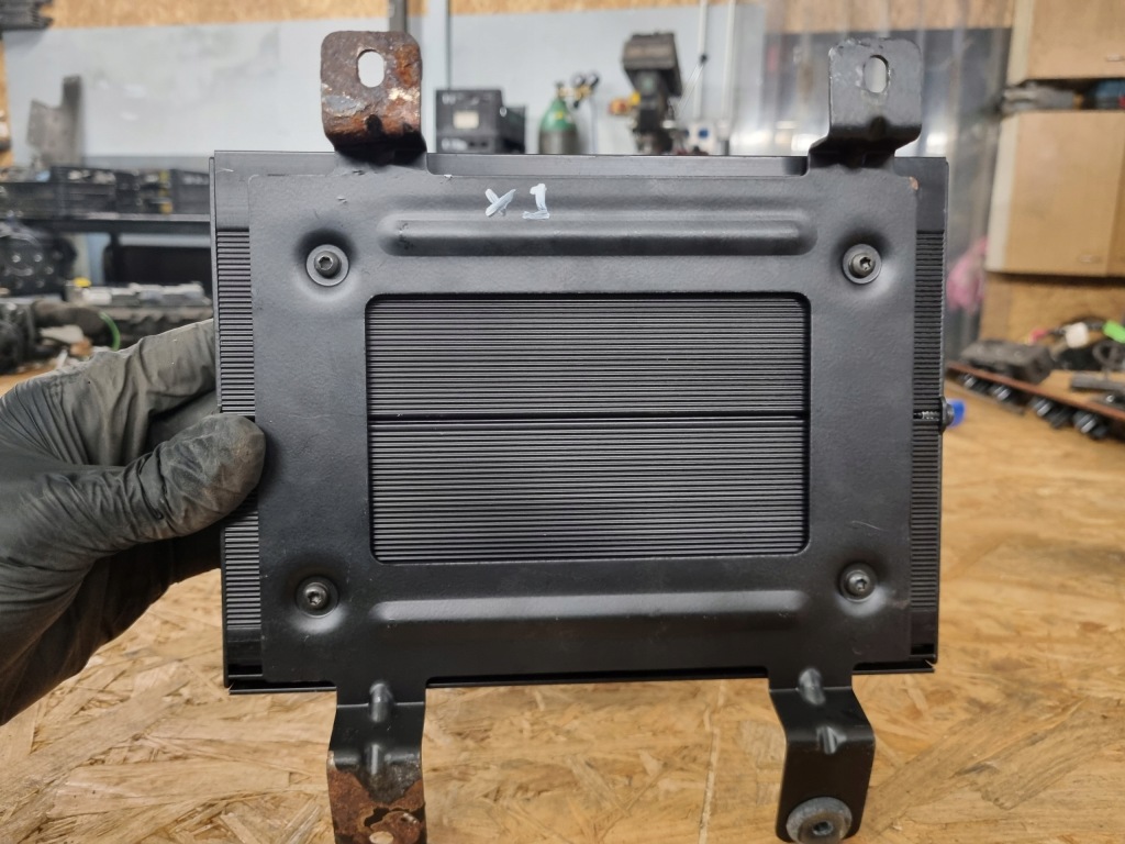 Усилитель аудио jeep cherokee xj рестайлинг  97-01 в Украине