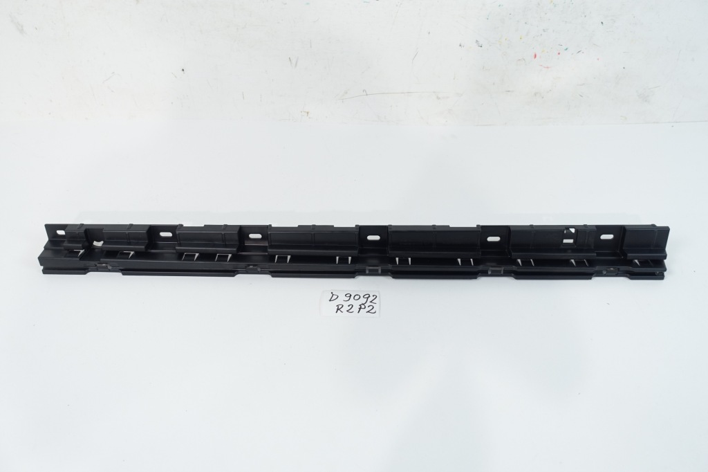 Купити Кронштейн  кронштейн порога  правий передні  bmw 5 f10 f11 10-17 7184778