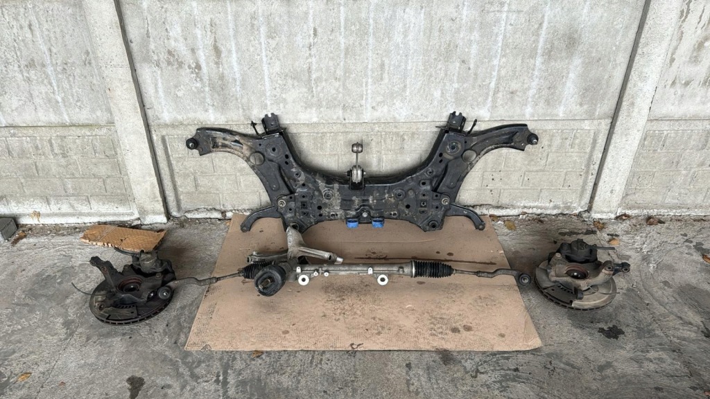 Купить Поворотный кулак ступица левая правая перед renault clio v tce