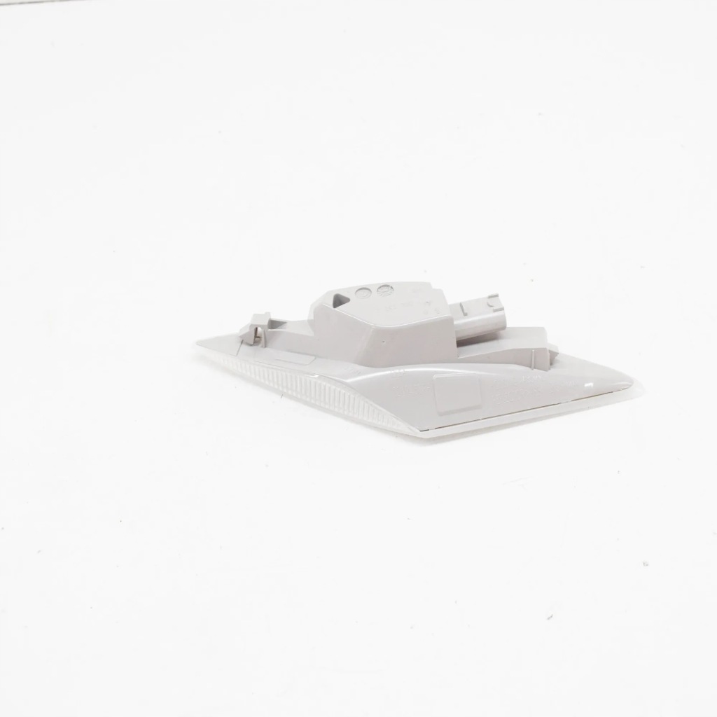 Bmw z4 e89 лампа поворотник правая передняя 7191760 63137191760 Недорого