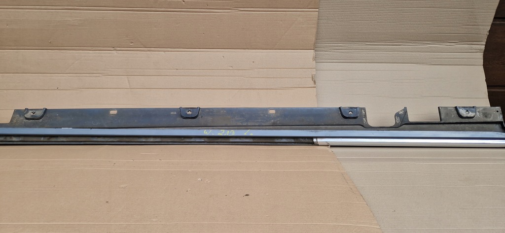 фото №1, Молдинг порог левая mercedes w213 a2136908704