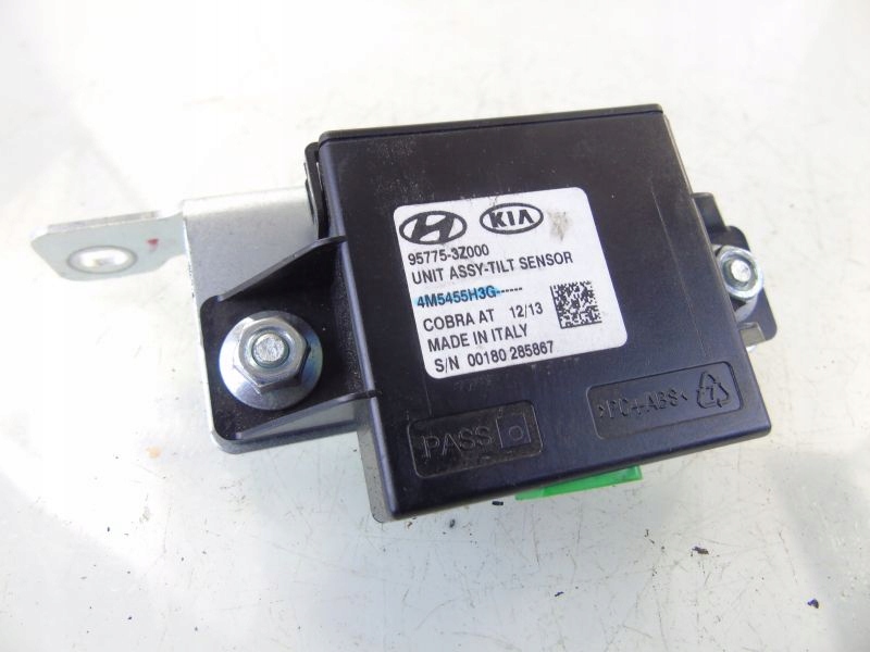 фото №1, Hyundai i40 модуль датчик unit 95775-3z000