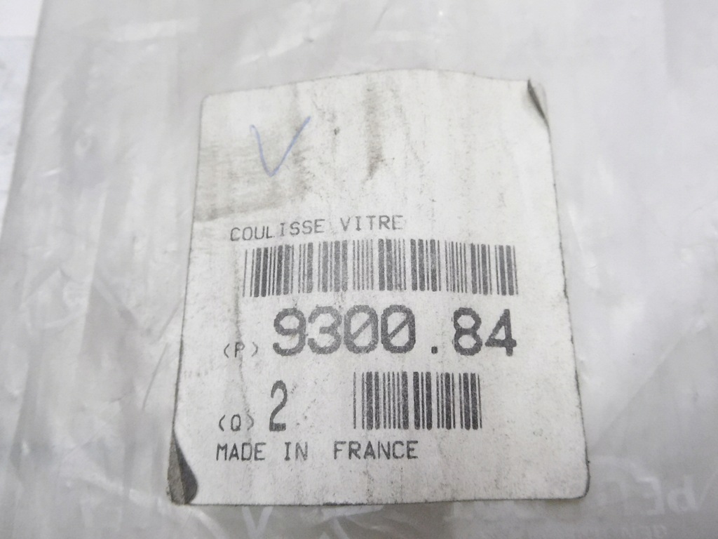 фото №6, Направляющая стекло передняя peugeot 406 оригинальный номер 9300.84