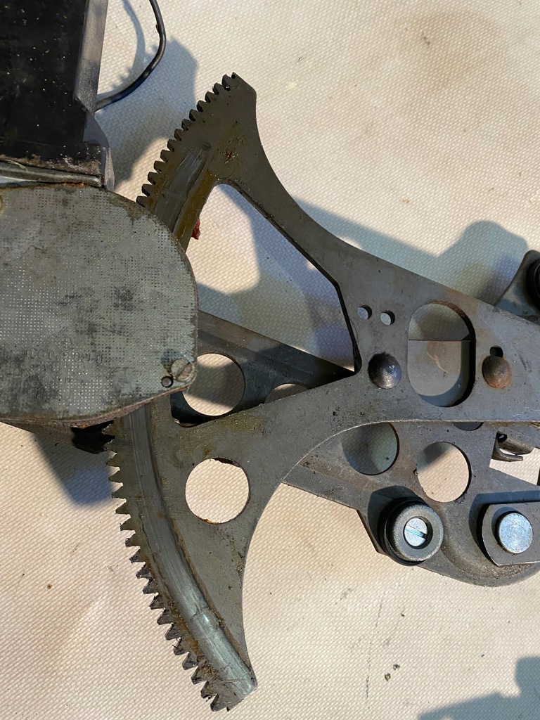 фото №4, Электрический стекло подъемник mercedes w114 coupe