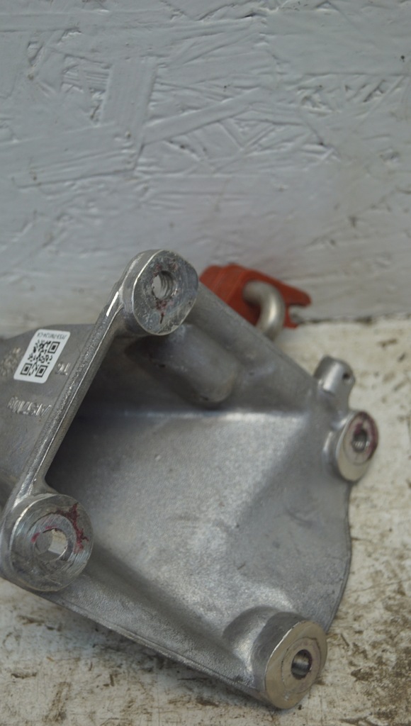 фото №6, Кронштейн правая aston martin db11 4.0 v8 jy53-7m124-ca