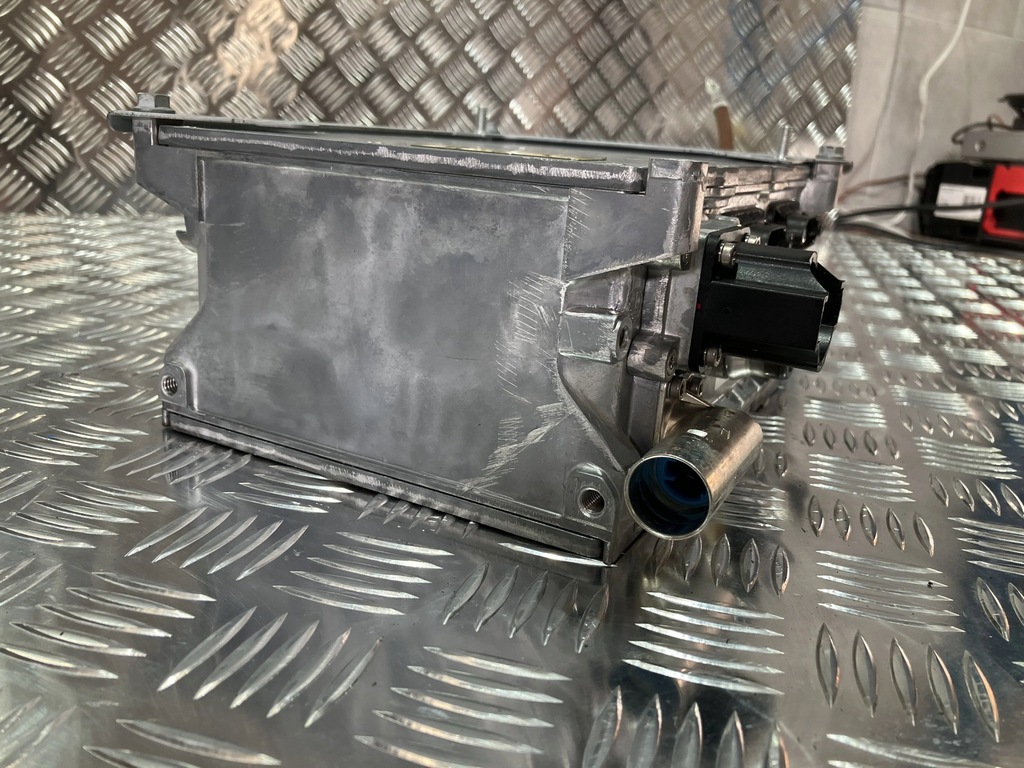 фото №8, Зарядний пристрій акумулятора w205 2.0 cgi 350e hybrid