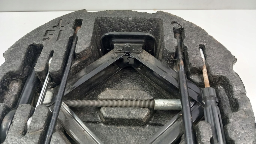 фото №3, Kia ceed ii домкрат ключ набор ремонтный