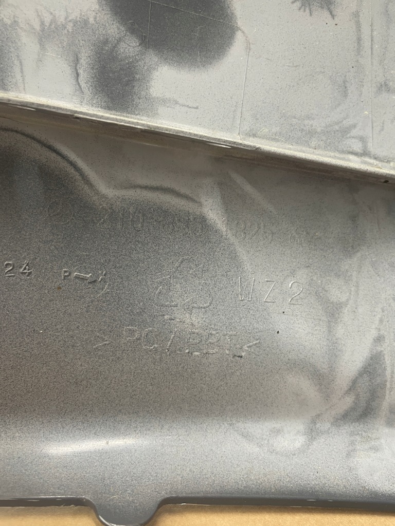 Mercedes e klasa w210 рестайлінг  бампер перед новий оригінальний a2108851825 ідеальний стан Зі Шроту