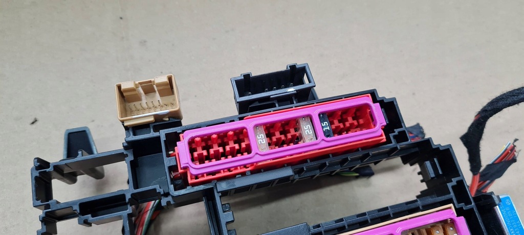 фото №7, Q5 80a sq5 коробка предохранителей 80a971845