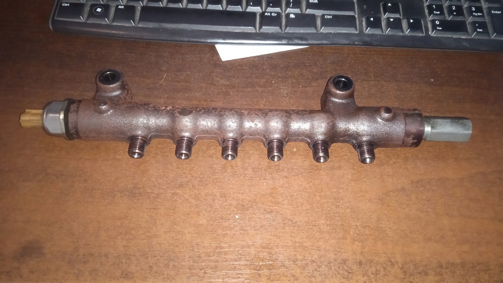 фото №1, Молдинг впрыскная 2.2 mitshubishi asx