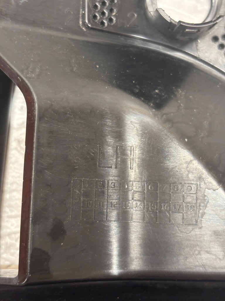 Bmw x3 g01 m-pakiet рестайлінг  решітка бампера ліва перед 51118081201 Ціна