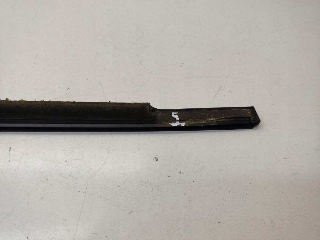 Купить Mini cooper countryman r60 2011 молдинг стекло задний