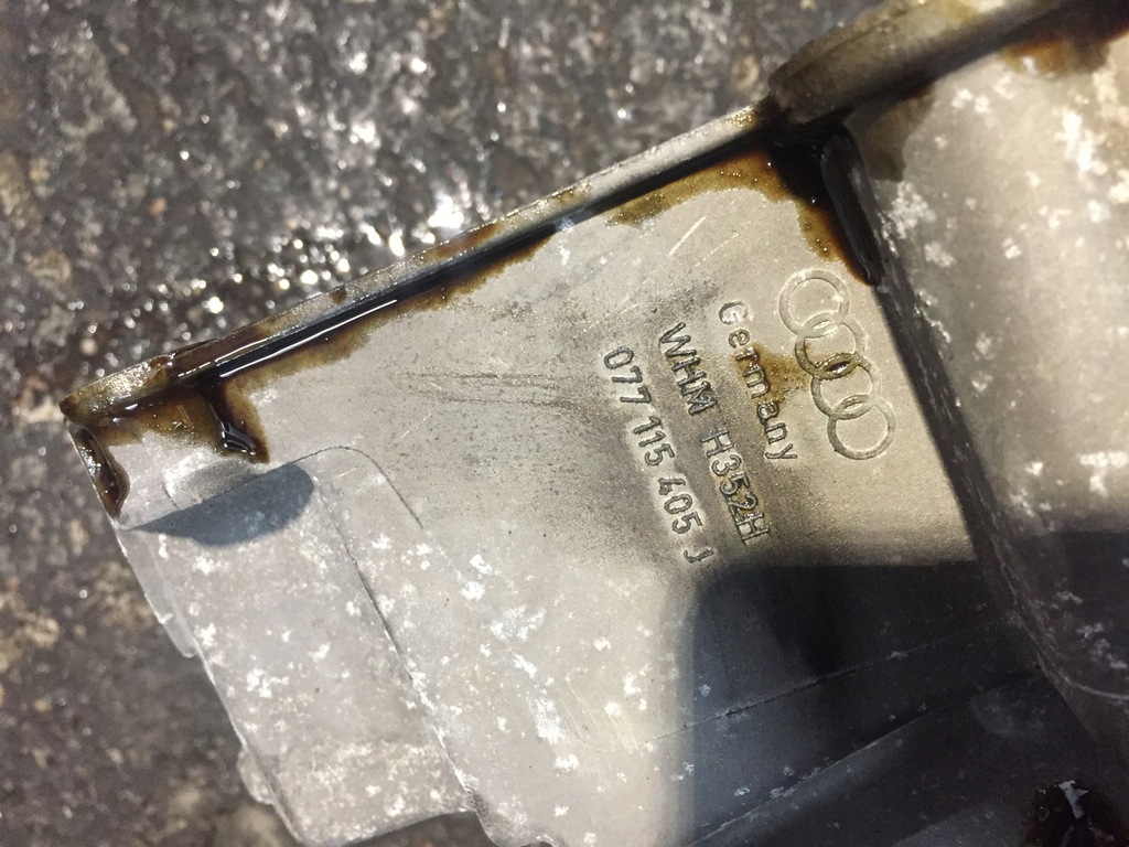 фото №5, Основание фильтра масла audi a6 s6 c5 a8 d2 4.2 v8