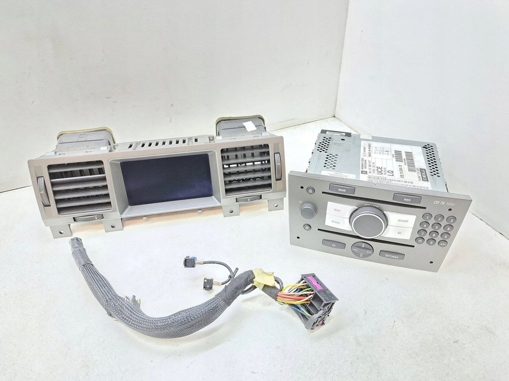 фото №1, Opel signum 2004 панель / радиопроигрыватель cd/dvd/gps