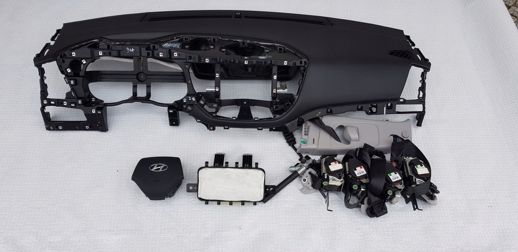 фото №1, Консоль панель приладів панель приладів hyundai tucson ii подушка безпеки ремені