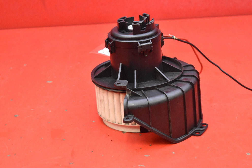 Повітродувка вентилятор обдув eu 52421335 opel astra 3 iii h 06-14 Оригінал