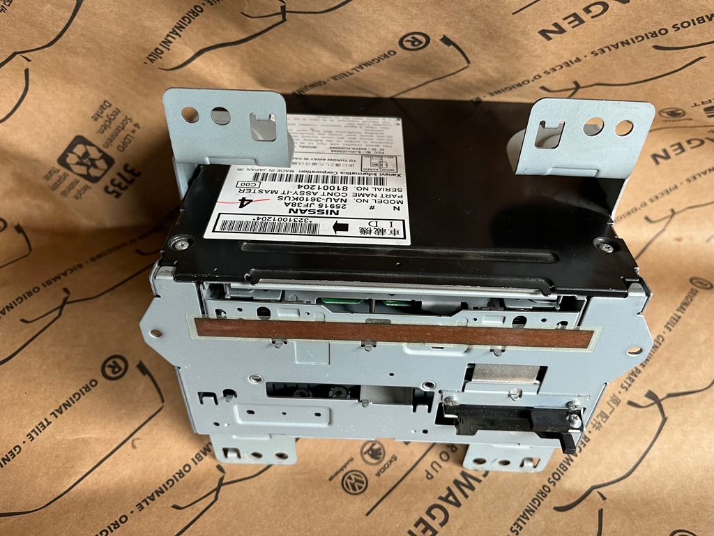 фото №1, Nissan gtr радиопроигрыватель радио 08-13r