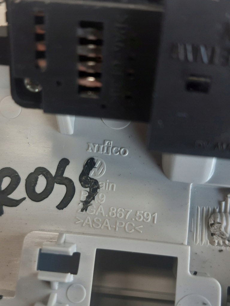 фото №4, Лампа потолочный 2ga867591 vw t-roc