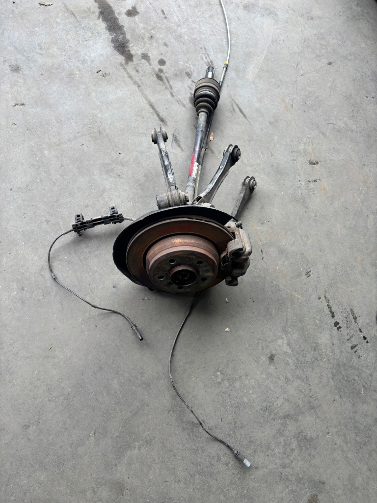 фото №1, Bmw f34 gt поворотный кулак рычаги приводной вал правая