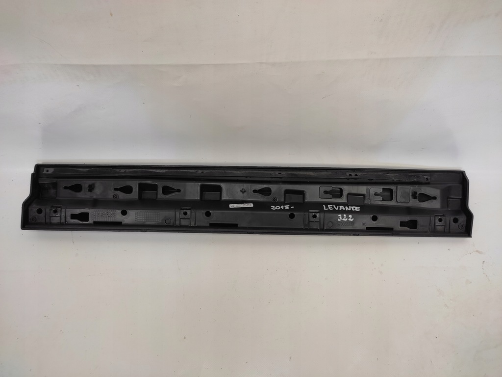 фото №5, Maserati levante молдинг двері права задня задня 17-