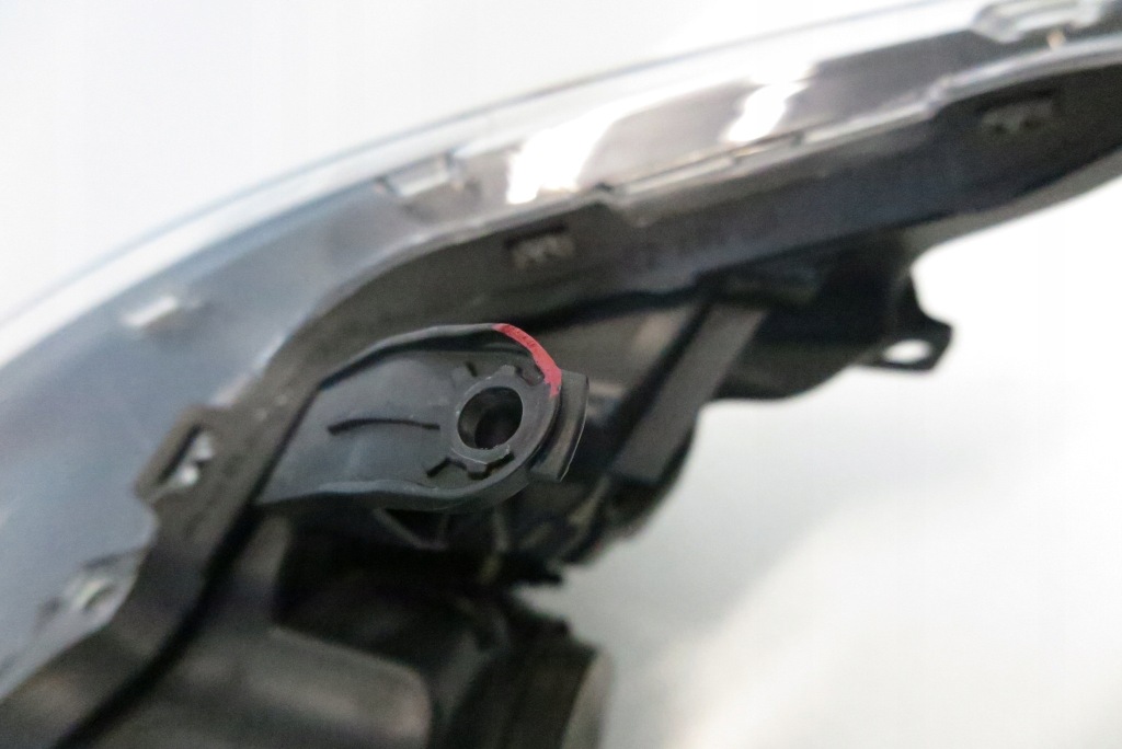 Купити Фара правий перед передня led toyota auris 2 рестайлінг  81110-02k30