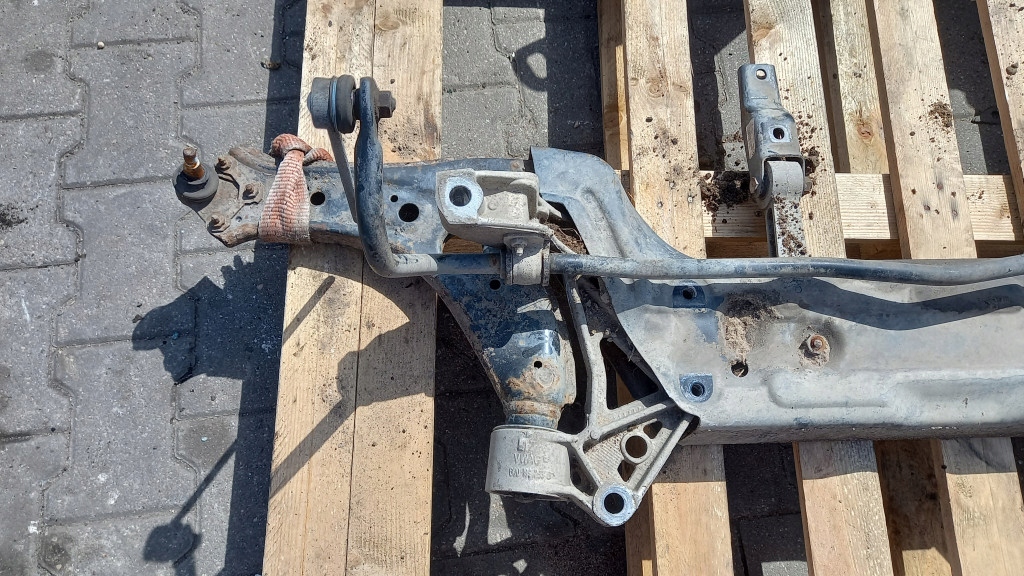 Підрамник передні  vw polo iv 08r 5d 1.4d в Україні