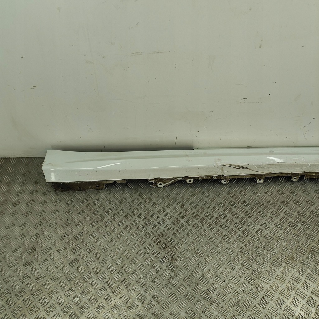 фото №2, Bmw 4 f32 f33 2014 правая сторона порог