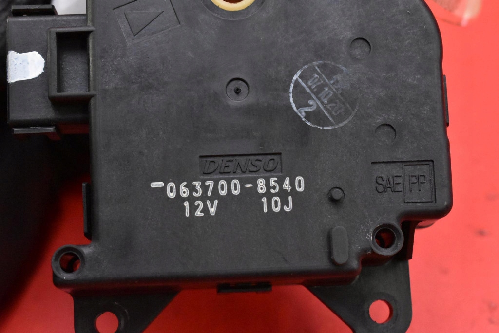 Моторчик отопителя 063700-8540 jaguar xj x358 2.7 tdv6 204 km рестайлинг  07-09 Недорого