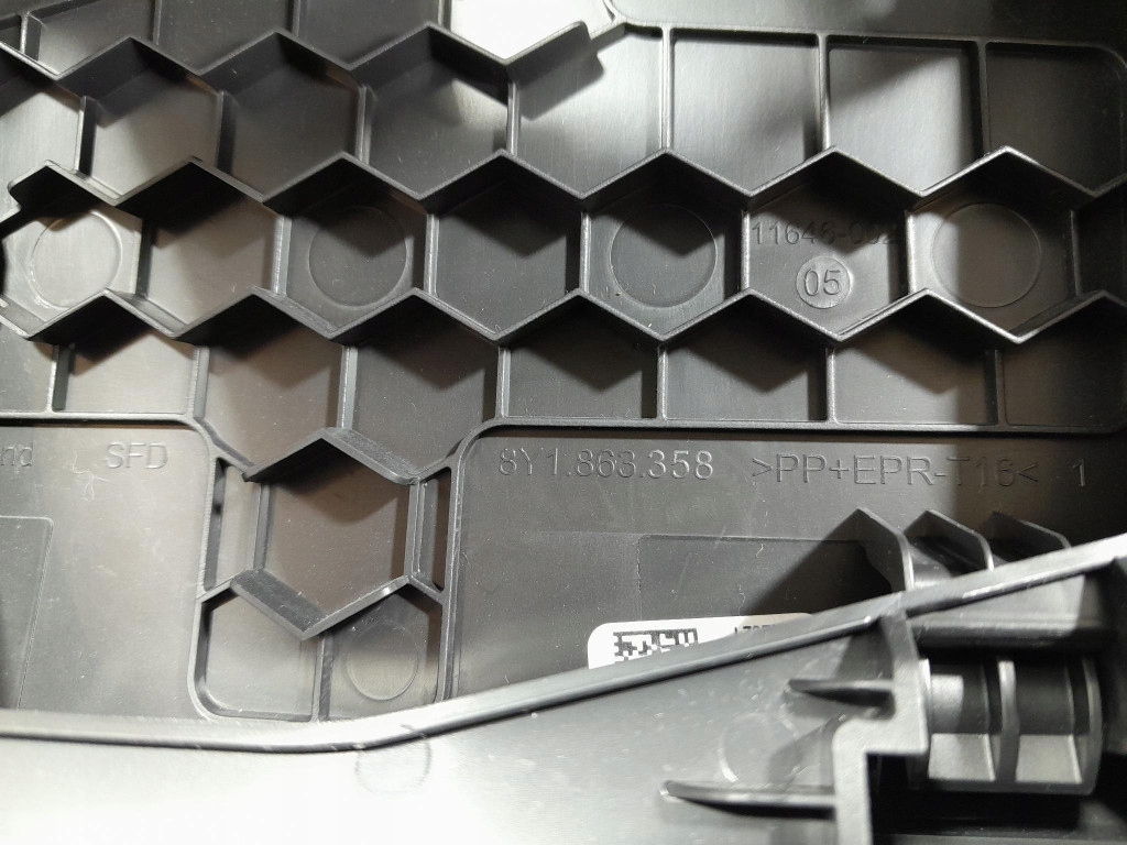 фото №6, Audi a3 8y захист панелі консолі нижня ліва eu 8y1863075