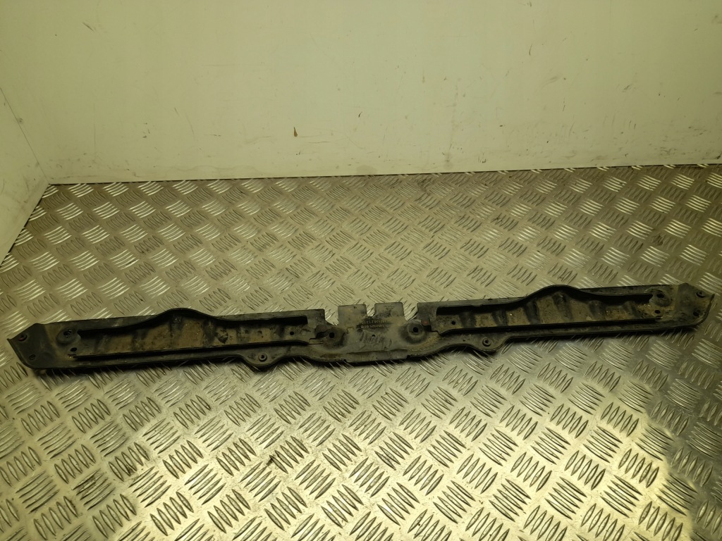 Скоба tesla model y 2022 145232501b Оригинал