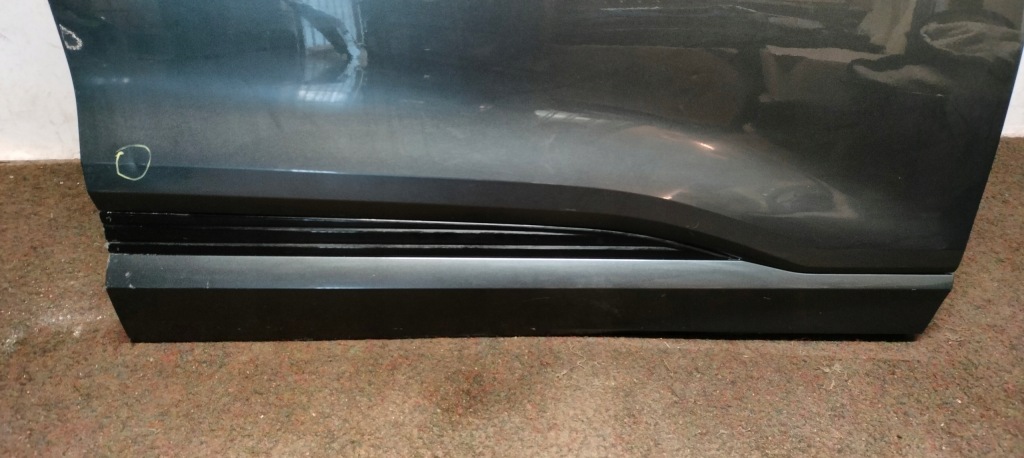 Двері праве перед audi e-tron 4ke в Україні