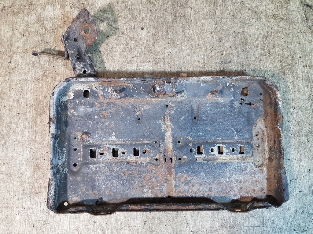 фото №1, Основание аккумулятор mercedes w123 2.4 d