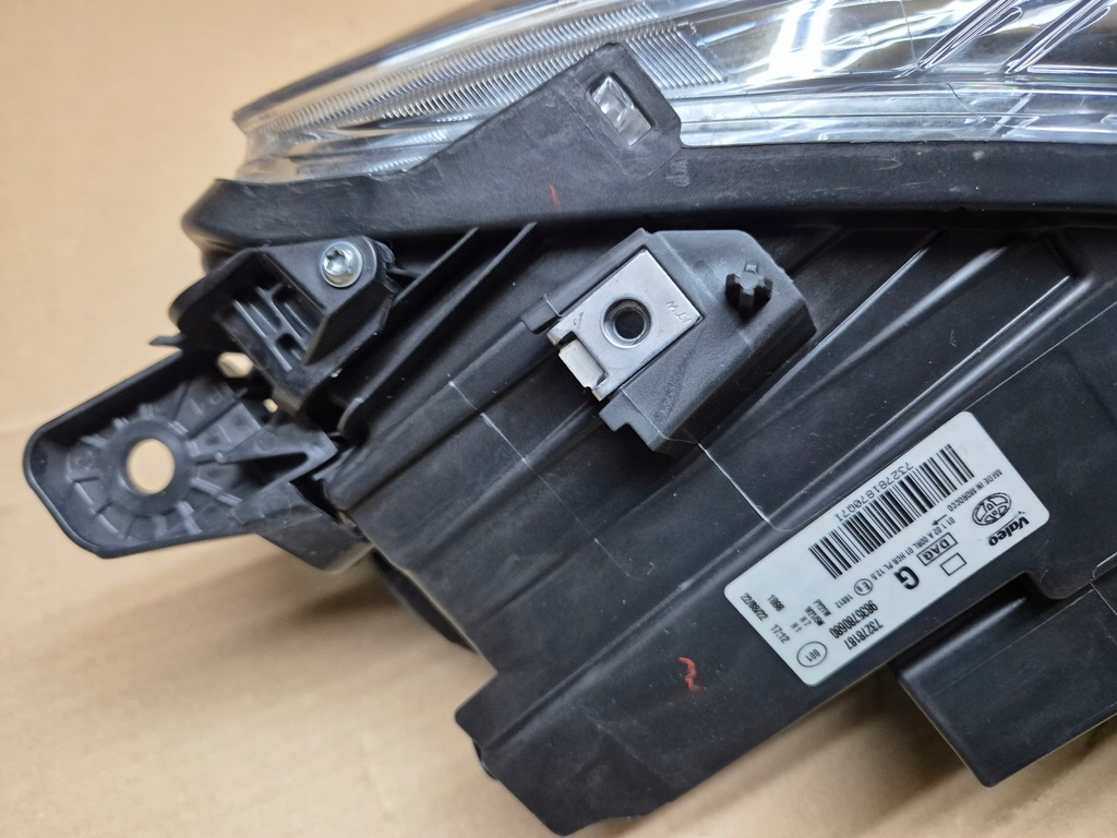 фото №16, Toyota proace city лампа левая. valeo. eu.