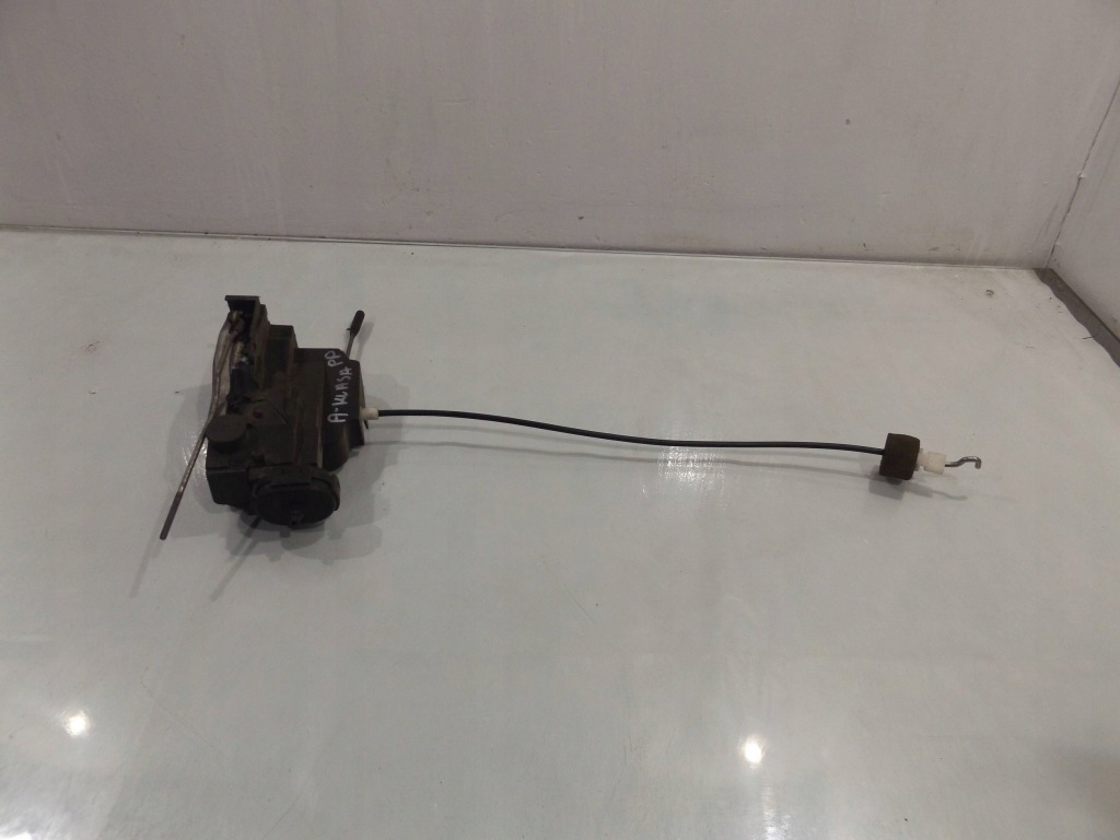 Купить W168 замок правый перед