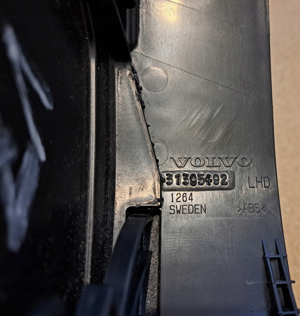 фото №9, Volvo v70 2015r. бардачок пассажира 31305492