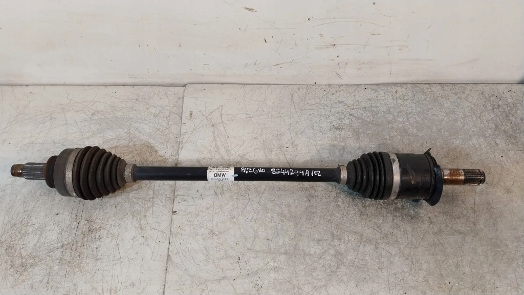 фото №1, Привідний вал права задня 8644244 bmw 1 f20 f21 f30 f31 2016