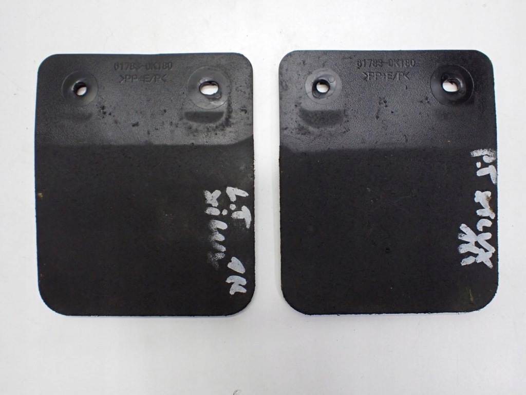 фото №1, Бризковик захист поріг задня 61783-0k180 toyota hilux viii 18r